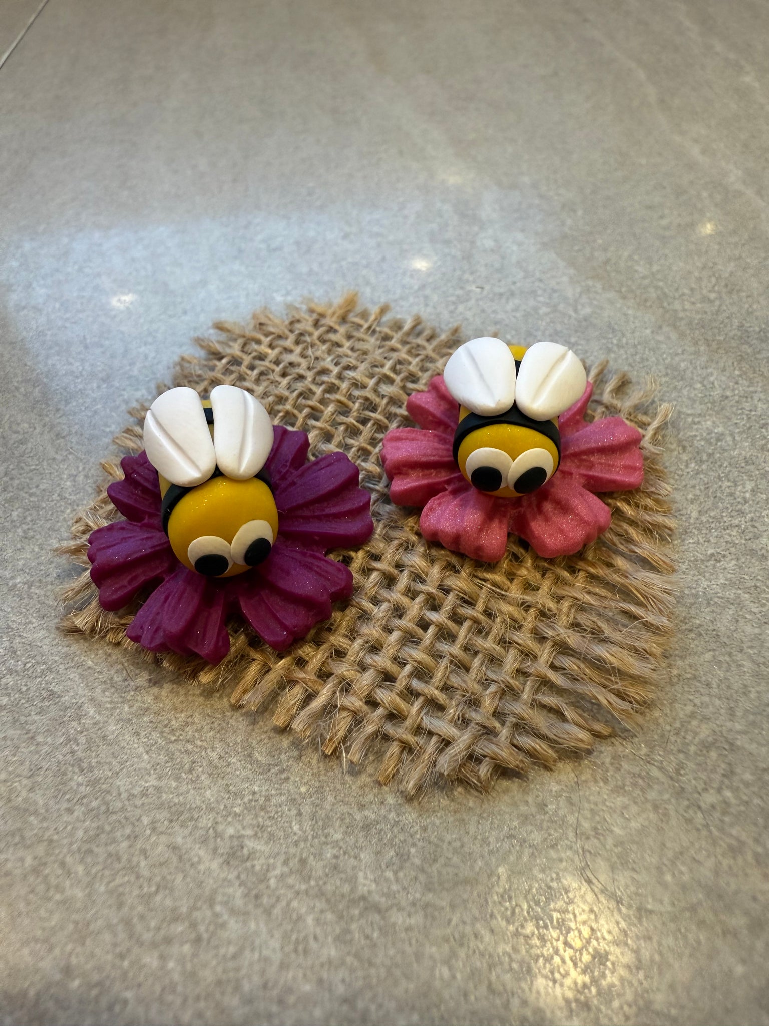 Mini Bee on Flower- Individual - 2 colours available